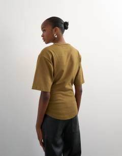 Model wearing Shoulder pad short sleeve t-shirt in khaki