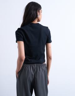 Model wearing Shrunken everyday tee in black 