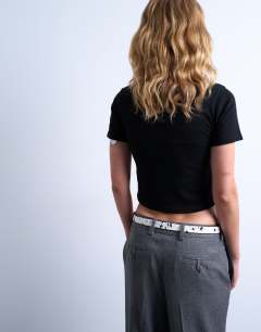 Model wearing Shrunken everyday tee in black