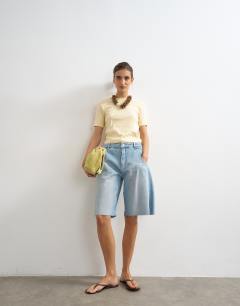 Model wearing Shrunken everyday tee in buttermilk