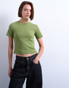 Model wearing Shrunken everyday tee in green