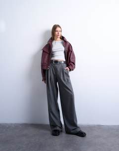 Model wearing Shrunken everyday tee in grey marl 