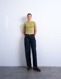 Model wearing Shrunken everyday tee in khaki