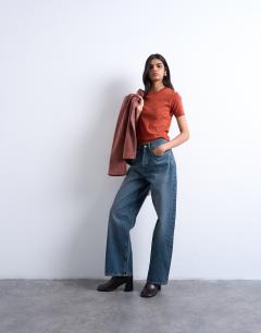 Model wearing Shrunken everyday tee in rust