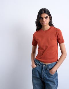Model wearing Shrunken everyday tee in rust