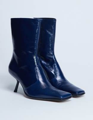 Topshop Topshop Sienna Premium leather square toe mid heel boot in navy