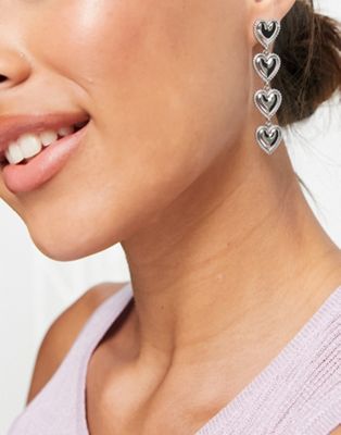 Topshop – Silberfarbene Ohrringe mit Herzanhängern