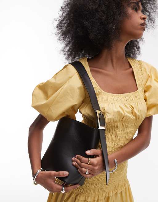 Topshop - Sinitta - Sort skuldertaske i læder