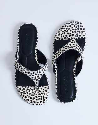 Sisi - Sandales plates à entre-doigt en cuir véritable effet poulain à motif dalmatien-Multicolore 39