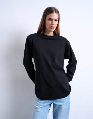Topshop - Skater-T-Shirt in Schwarz mit geraffter Taille