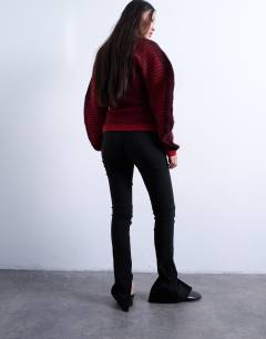 Model wearing Skinny extra long legging in black