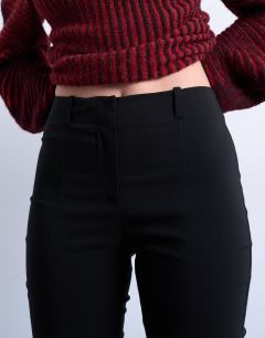 Model wearing Skinny extra long legging in black