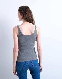 Model wearing Skinny strap scoop rib vest in dark grey marl