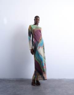 Slash neck chiffon maxi dress in abstract print