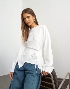 Slash neck tie front top in ecru