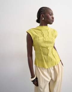 Sleeveless pin tuck crinkle top in green