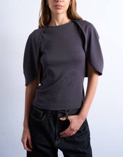 Slinky cape detail top in black