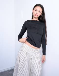 Slinky crew neck long sleeve top in black