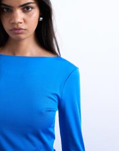 Model wearing Slinky scoop back long sleeve top in cobalt blue