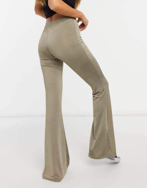Topshop – Slinky – Spodnie w kolorze khaki z rozszerzanymi nogawkami