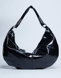 Sloane hardware scoop shoulder bag in black