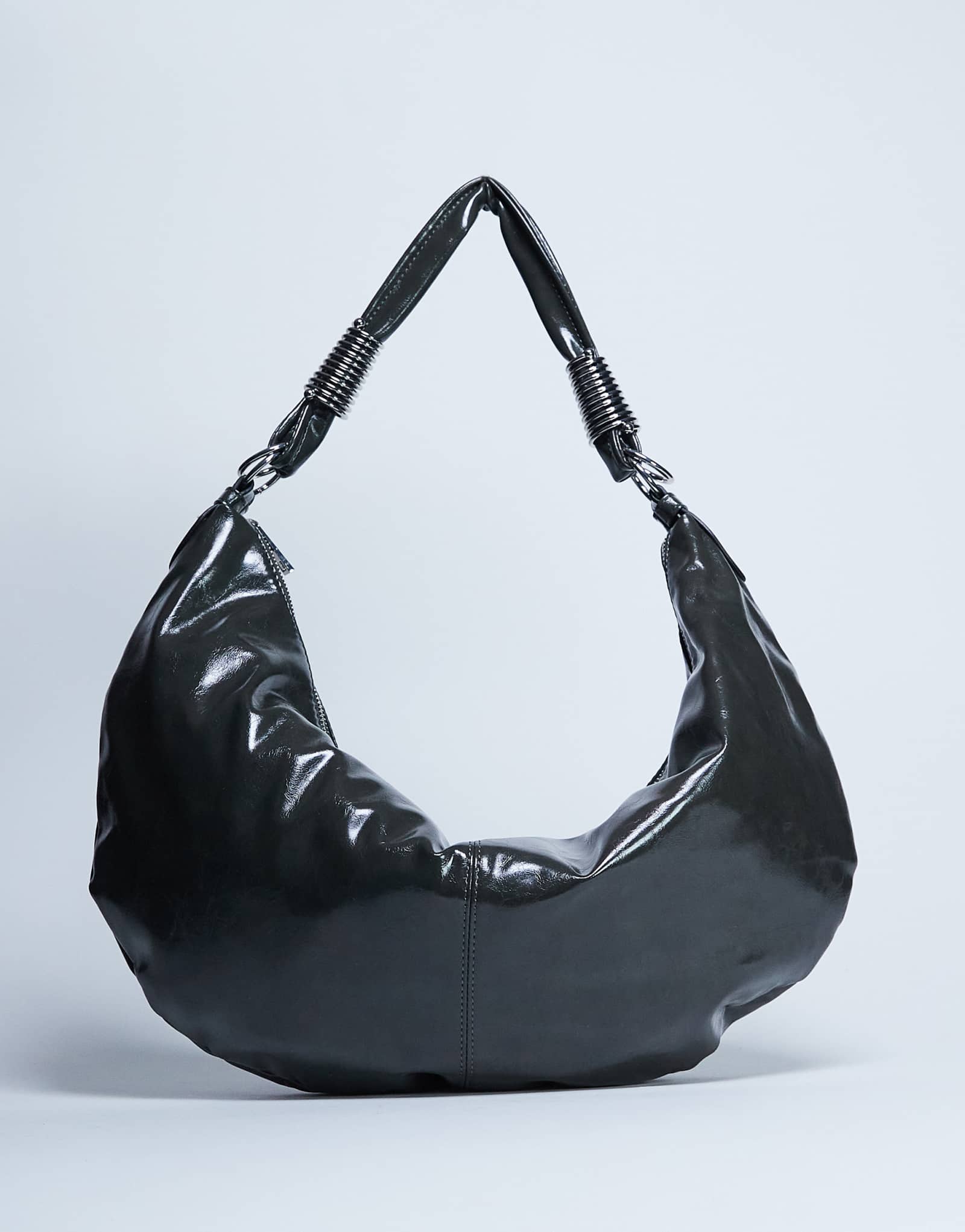 Сумка через плечо Topshop Sloane hardware scoop цвета глубокого хаки