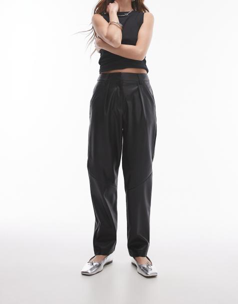 Topshop - Smaltoelopende broek van imitatieleer in zwart - view 1