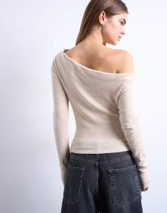 Model wearing Soft touch ruched off shoulder top in oat marl