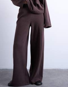 Model wearing Soft touch wide leg trouser co-ord in chocolate