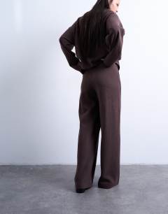 Model wearing Soft touch wide leg trouser co-ord in chocolate
