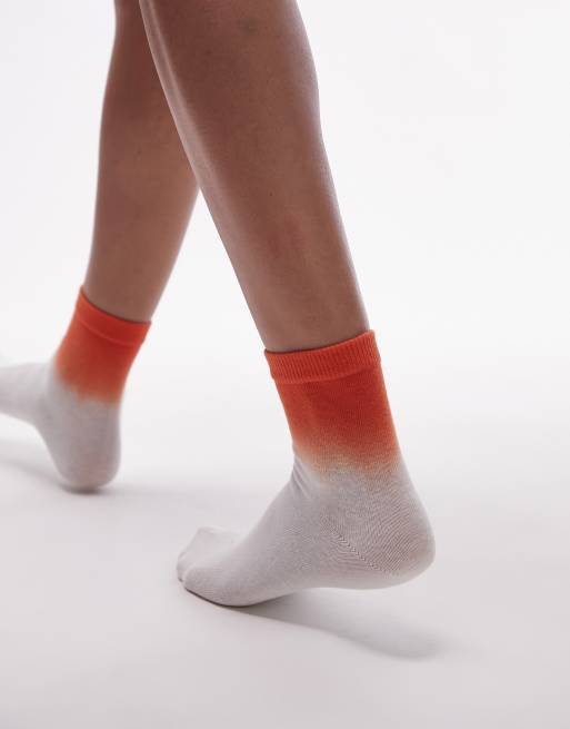 Topshop - Sokken in ombre oranje en gebroken wit 
