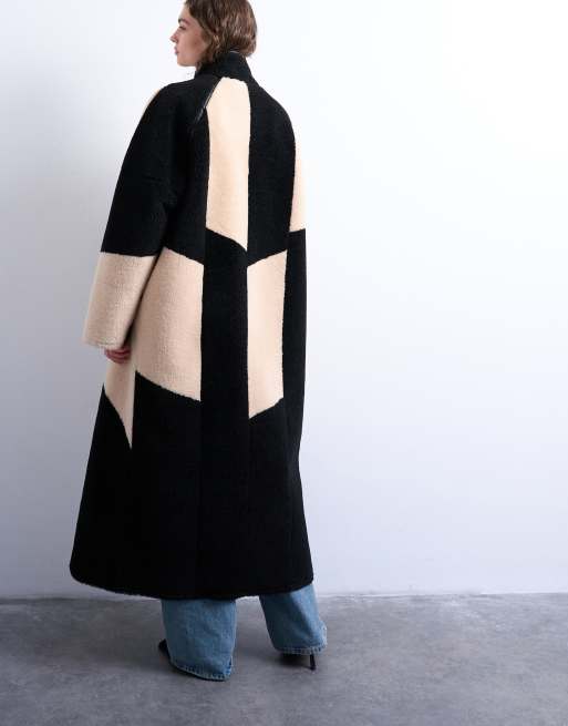 Topshop - Sort longline-frakke med ovale ærmer og patchwork-design i imiteret lammeskind, 3 af 4