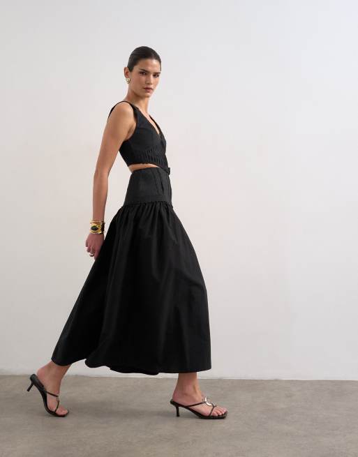 Topshop - Sort pinafore-maxikjole med dyb V-hals og kraftige broderier