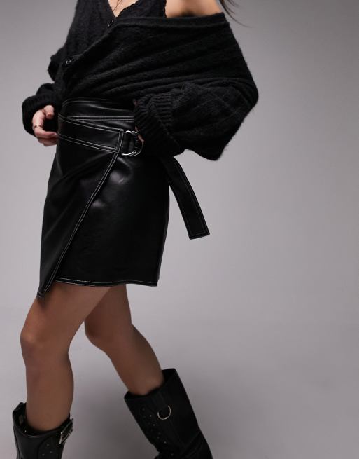 Topshop - Sort slå-om-mininederdel i læderlook med bælte og sømdetaljer