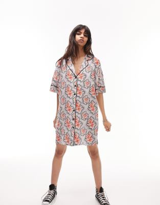 Topshop Souvenir Overhemdjurk in zwart met rode bloemen ASOS