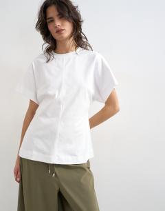 Split side tee in white