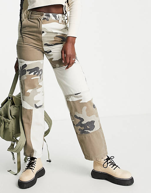 Topshop – Spodnie patchworkowe w stylu roboczym z prostymi nogawkami i wzorem moro