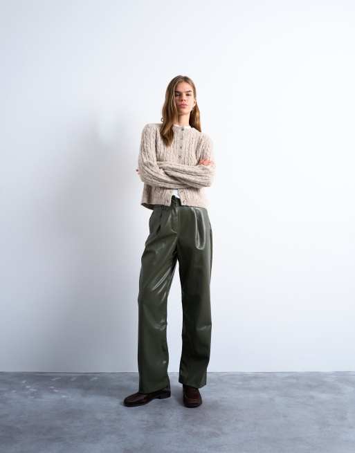 Topshop – Spodnie z imitacji skóry z wysokim stanem i prostymi nogawkami z zakładkami w kolorze khaki, 3 z 5