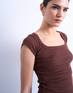 Model wearing Square neck rib cap sleeve tee in brown