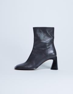 Model wearing Star Premium leather round toe block heel boot in grey