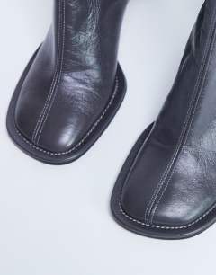 Model wearing Star Premium leather round toe block heel boot in grey