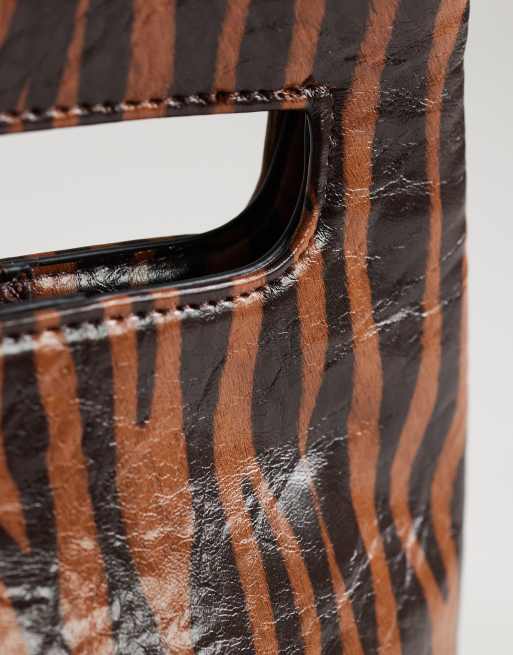 Topshop Stella borsa a mano con stampa tiger, 4 di 4