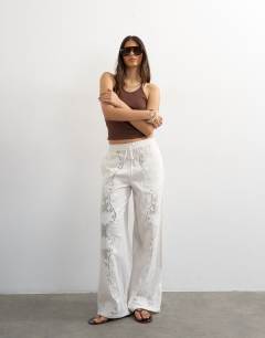 Straight broderie trouser in ecru