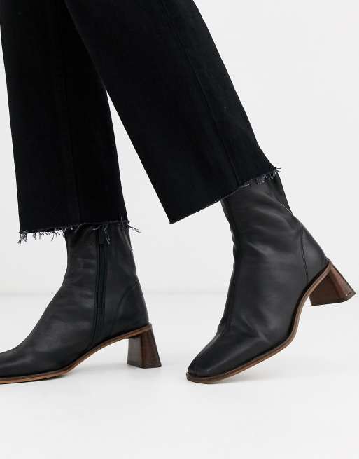 Topshop straight leg jeans in black, 3 of 4