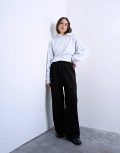 Straight leg jogger in black