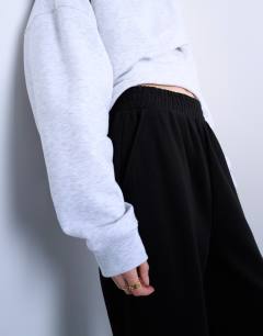 Model wearing Straight leg jogger in black