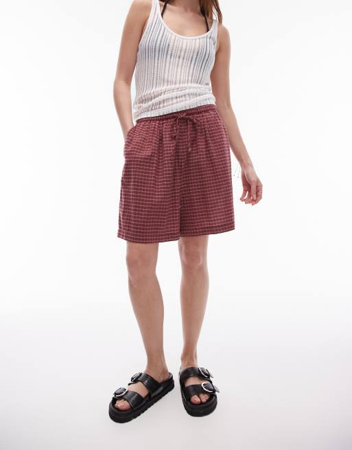 Topshop – Strand-Boardshorts in kariertem Burgunderrot