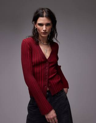 Topshop - Strickjacke aus plattiertem Rippstrick in Rot und Burgunderrot