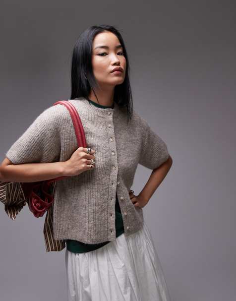 Topshop – Strickjacke in Hellbraun mit halblangen Ärmeln - view 1