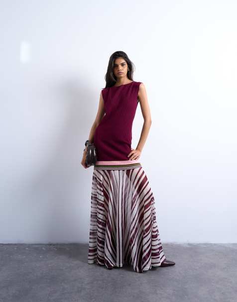 Topshop – Strickkleid in Burgunderrot mit weitem, gestreiftem Rock - view 1